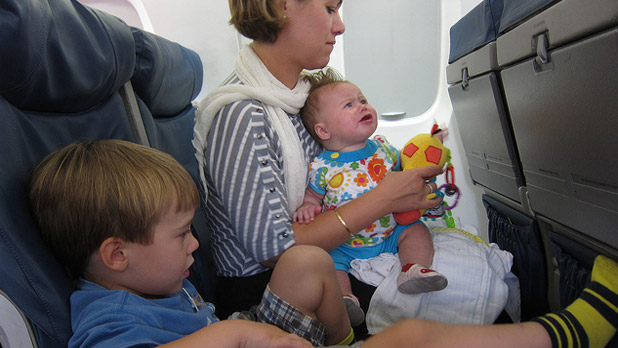 neonato durante un volo 