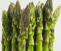 mazzo composto da punte di  asparagi