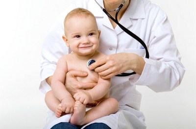 pediatra-visita-medica-neonato