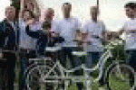 leggi tutto l'articolo Autismo: Zaia, ragazzi trevigiani donano bicicletta a papa Francesco - Agenzia di Stampa Asca Autismo: Zaia, ragazzi trevigiani donano bicicletta a papa Francesco - Agenzia di Stampa Asca