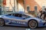 Lamborghini della polizia porta rene per trapianto a L'Aquila - Corriere della Sera