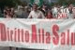 leggi tutto l'articolo Tamburi bandiere e striscioni per dire no ai tagli alla sanità - Corriere della Sera Tamburi bandiere e striscioni per dire no ai tagli alla sanità - Corriere della Sera