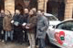 I tassisti di Bologna diventano soccorritori con il defibrillatore in auto - ANSA.it