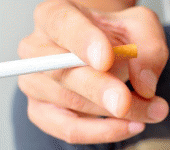 Sigarette, anche solo una al giorno fa male: il rischio di morte prematura sale al 64%