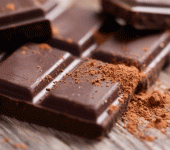 Dalla arance alla cioccolata, ecco 6 cibi che ritardano l'invecchiamento