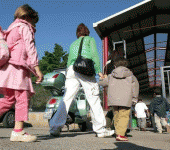 leggi tutto l'articolo Scuola, arriva il ddl salva-bimbi con la manovra di Heimlich Scuola, arriva il ddl salva-bimbi con la manovra di Heimlich