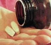 Sminuzzare le pillole è una pratica rischiosa: ecco perché non bisogna farlo