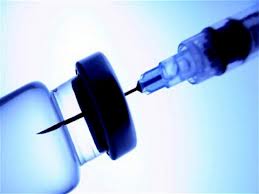 fiala di vaccino in attesa di essere inoculato 