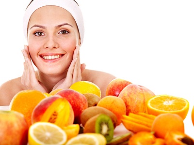 la pelle ed il trattamento con vitamine