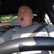 Poliziotto americano alla guida canta Taylor Swift - Auto.it
