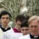 Domenica delle Palme: ulivi per San Pietro da Puglia - Oltre Free Press