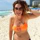 In bikini dopo 3 gravidanze: Sono fiera delle mie smagliature (FOTO) - Donna Fanpage