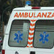 Roma: chiama il 118 e poi prende a calci e pugni ambulanza e sanitari - Zam Tv News