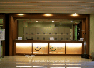 Poliambulatorio API hall ingresso
