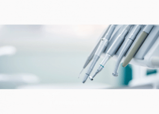 Foto tagliata degli apparecchi del dentista