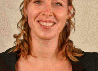 Psicologo, Psicoterapeuta, Terapeuta Europeo EMDR, Clinical Psychologist UK, Ricercatrice e Trainer.